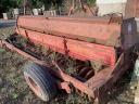 IH 6200 Seeder