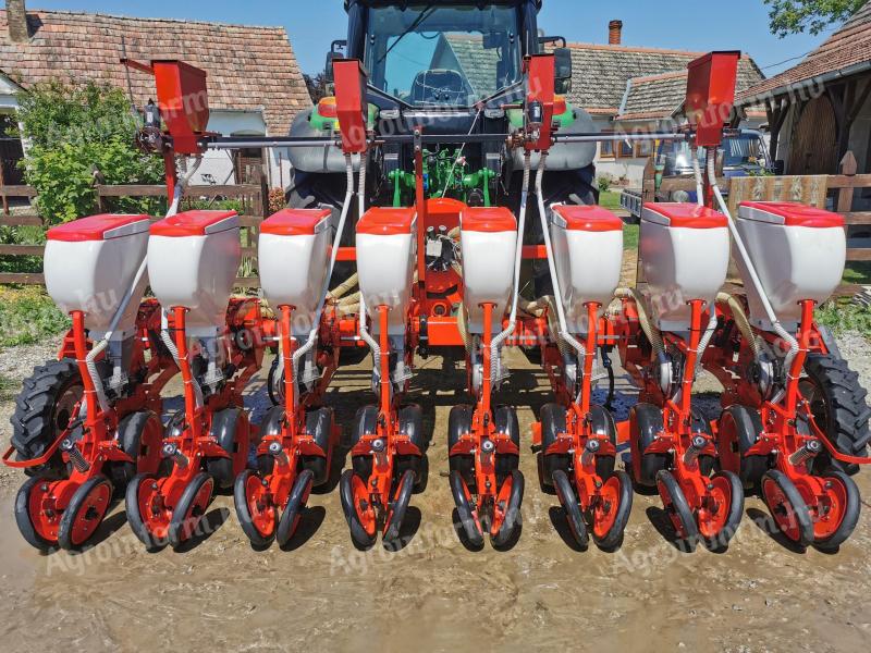 Agrional 8, spațiere între rânduri de 45 cm împrăștiere soia cu microgranulator