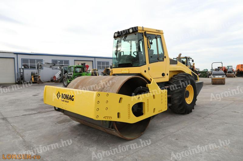 Bomag BW 216 DH-4 monohenger