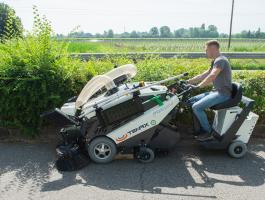 Elektromos kommunális seprőgép – Royal-Kert Kft.