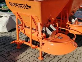 Sószóró Pom Motyl N031, 600 kg kis kiszórású