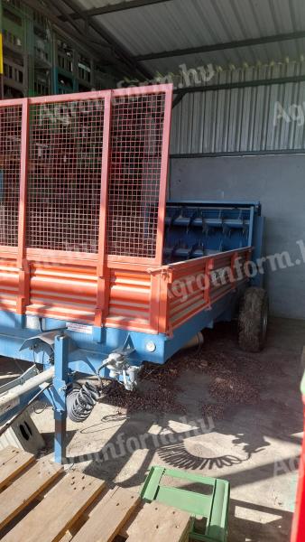 Bicchi manure spreader trailer