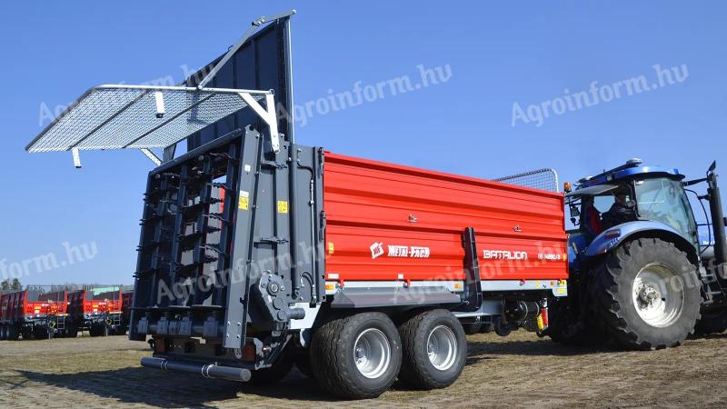 Metalfach / Metal-Fach 8-Tonnen-Tandem-Düngerstreuer