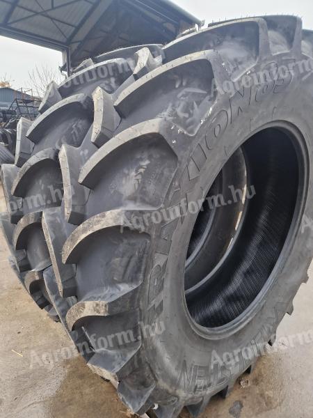 520/85R42 Vredestein