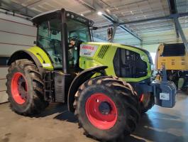 Claas Arion 830