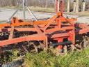 Suspended, two-row digging drill