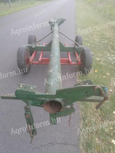 Fortschritt combine harvester cutting table with trolley