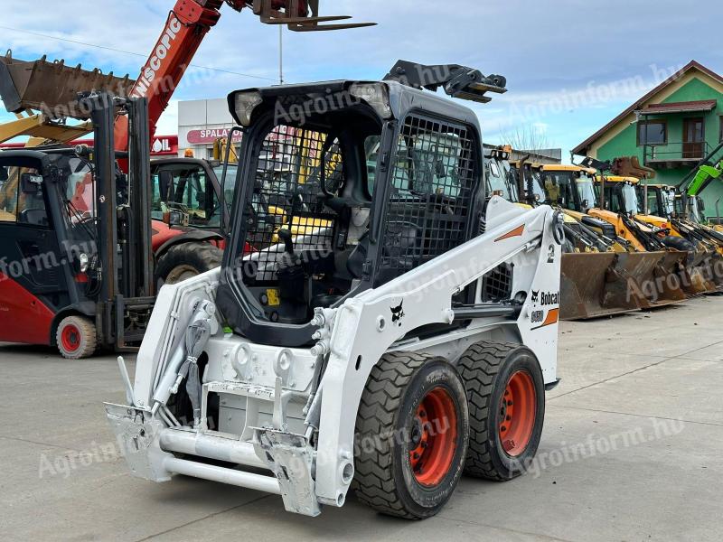 Bobcat S450 minirakodó