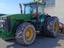 John Deere 8200 (207 PS, 8,1 l) + Doppelrad + Druckluftbremse