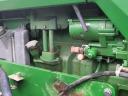 John Deere 8200 (207 PS, 8,1 l) + Doppelrad + Druckluftbremse