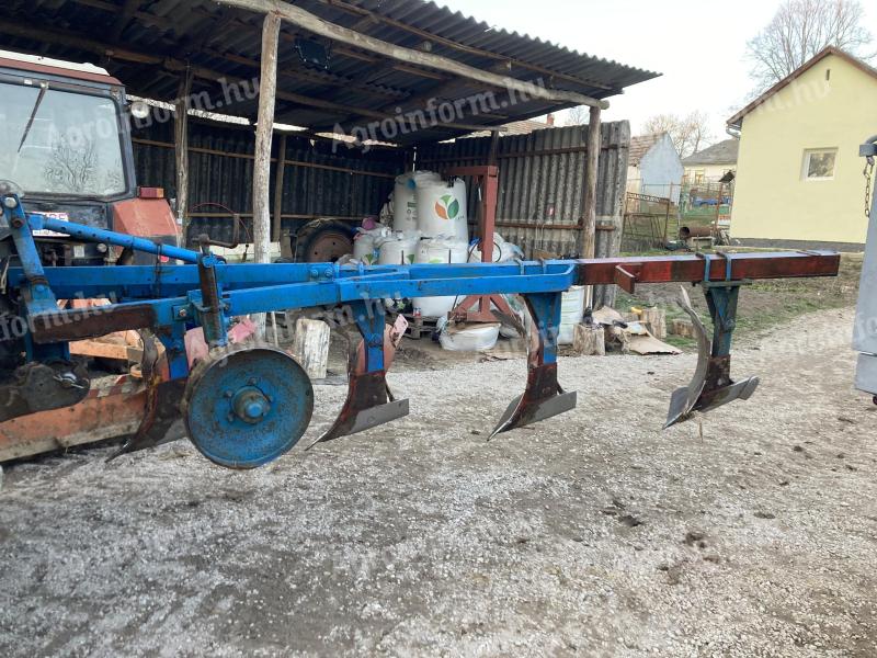 For sale 4 headed green plough