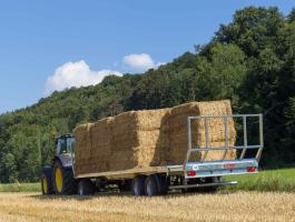 Fliegl DPW 180 B bálaszállító