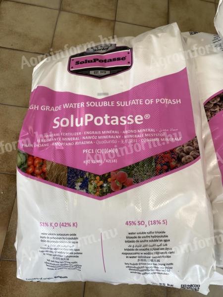 Potassium sulphate garden fertiliser