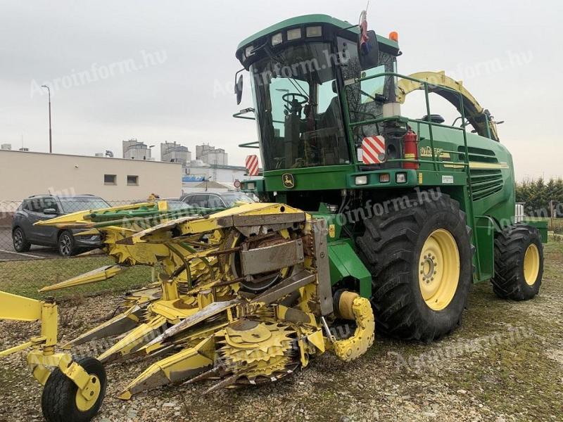 John Deere 7200 Feldhäcksler
