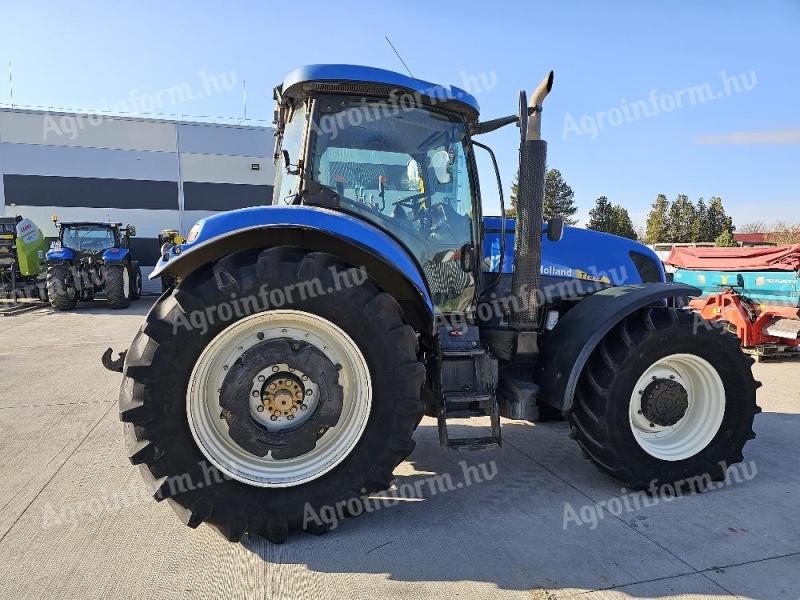 New Holland T7050