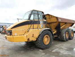 Caterpillar 730 dömper