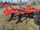 3 knife soil spreader