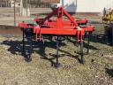 3 knife soil spreader