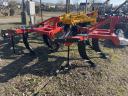 3 knife soil spreader