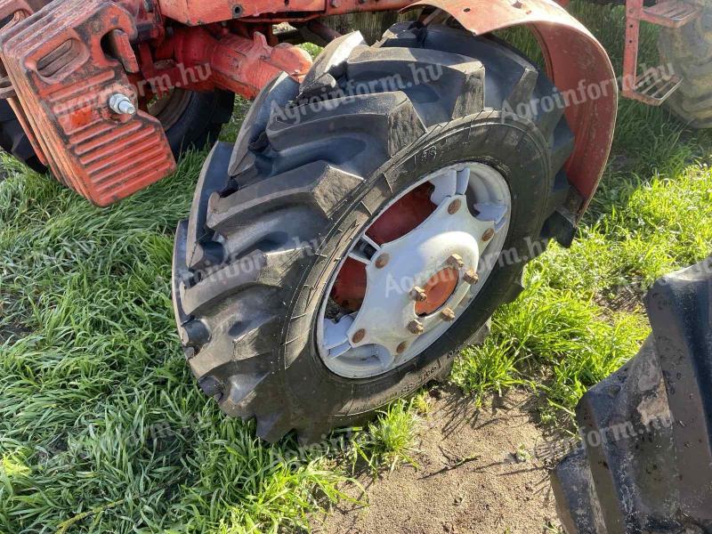 Mtz 82 csillagfelnis elsőkerék 11,2 R20 Komplett kerék