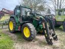 John Deere 6910 Stoll homlokrakodóval