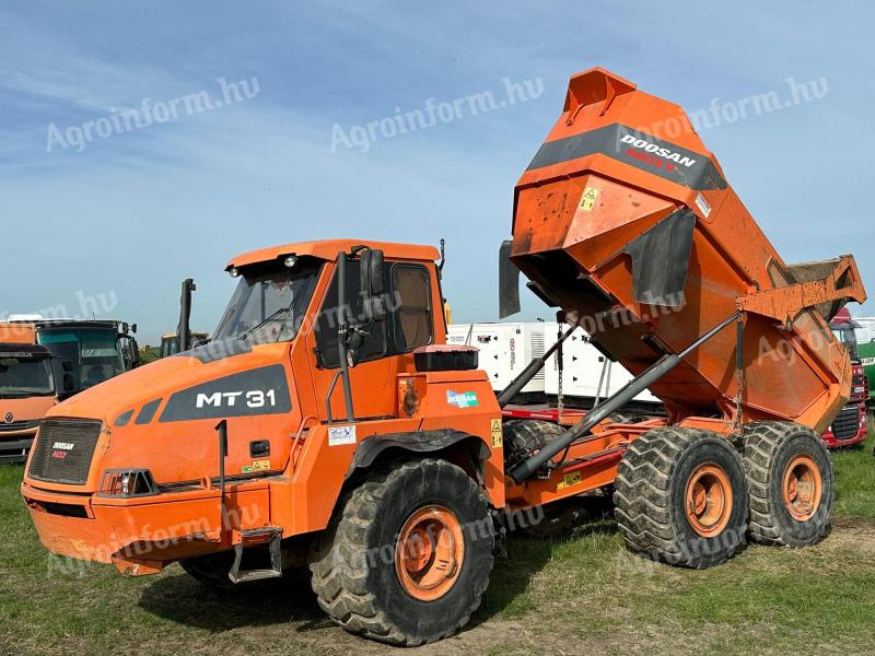 Doosan Moxy MT31 dump truck