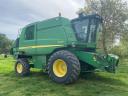 John Deere W650 combine (3325/5057 hours)