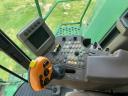 John Deere W650 combine (3325/5057 hours)