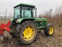 John Deere 3140