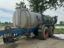 Jó állapotú trágyaszállító pótkocsi eladó