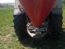 Fertilizer spreader