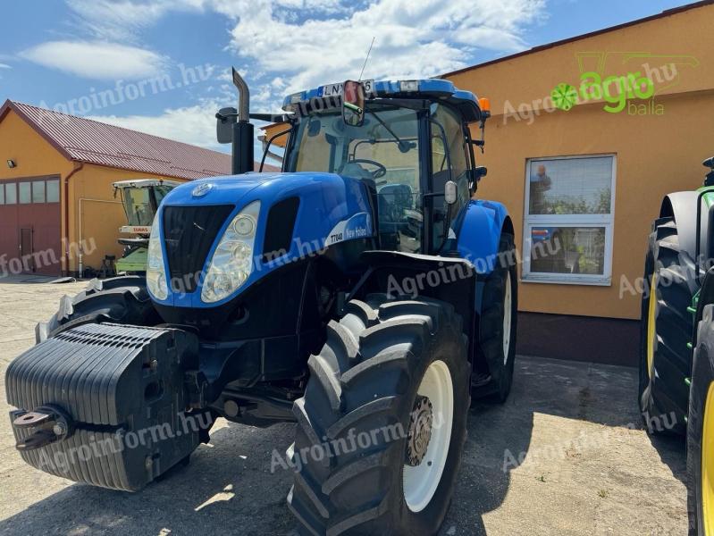 New Holland T7040