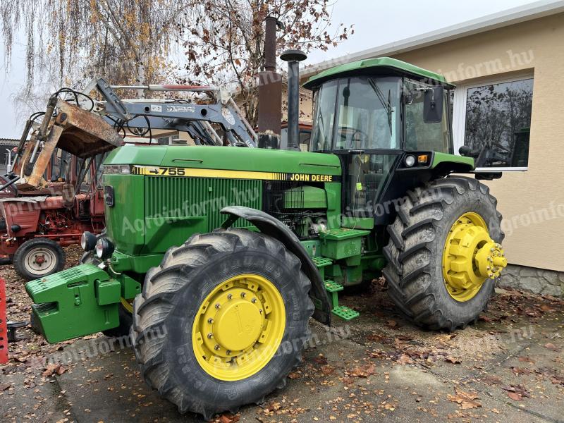 John Deere 4755