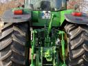 John Deere 8230