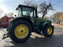 John Deere 8230