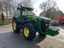 John Deere 8230