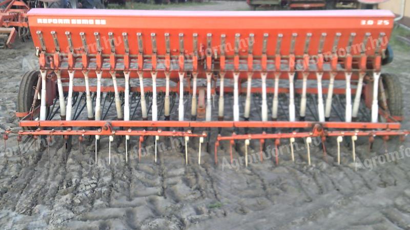 Reform Semo 88 Tip 3 metre, 25 row grain drill