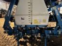 8-radový kultivátor Farmet Kultis s 1350-litrovou nádržou na kvapalné hnojivo