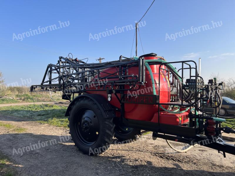 Huniper 3000 M/P18 trailed sprayer for the application of chemicals and Nitrosol