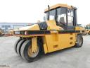 Caterpillar PF300B Gummiradwalze