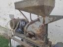 Crop grinder also for ears of corn