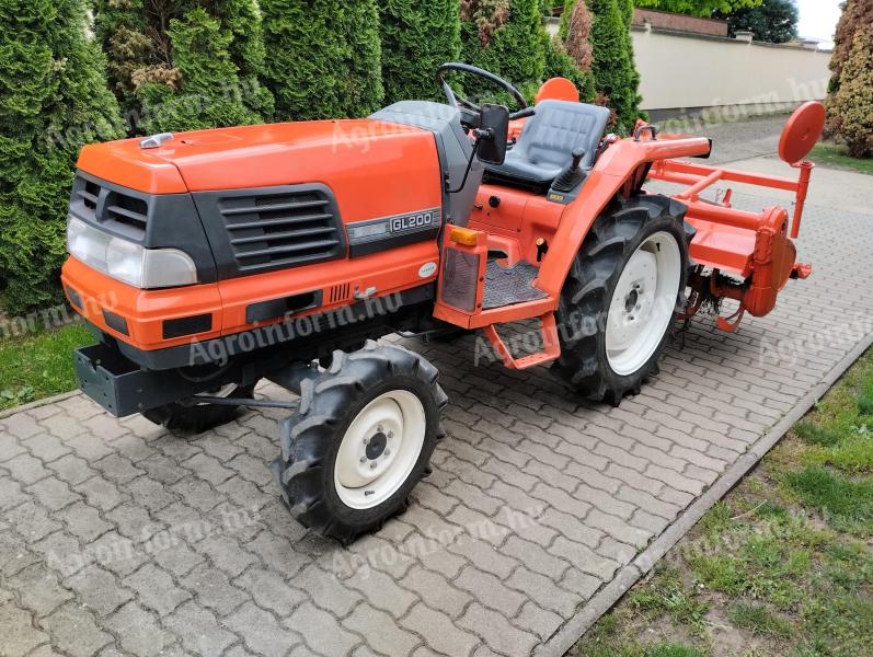 Japonský malý traktor Kubota GL-200