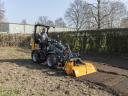 GIANT G2300 X-TRA HD compact stacker