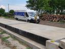 Concrete bridge scales for livestock farms