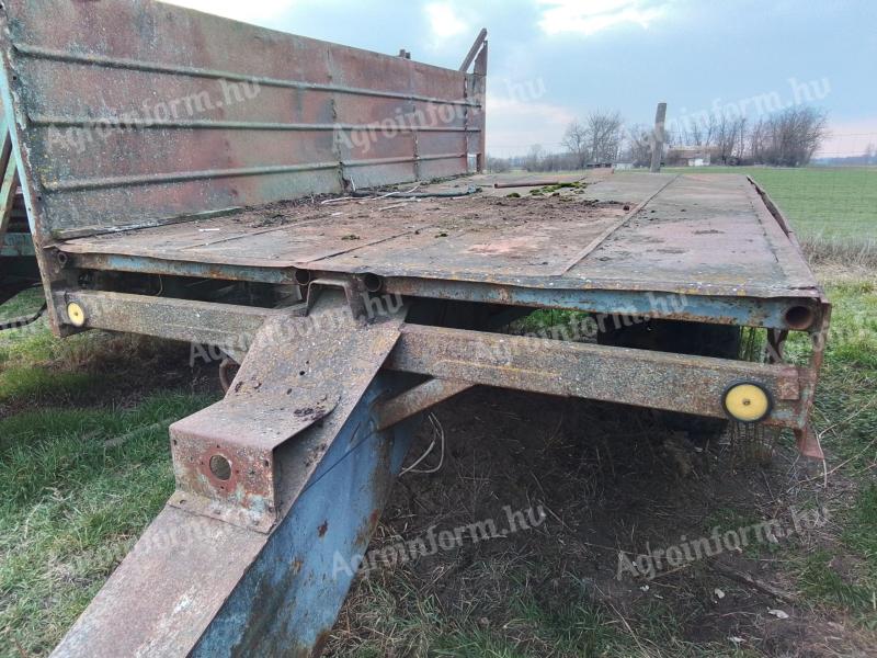 T 088 manure spreader and silo empty wagons for sale
