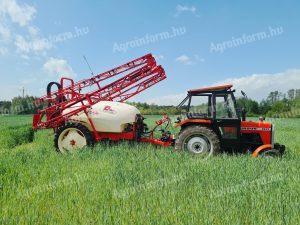 POHŘEB - PELIKÁNOVÝ TAŽENÝ POSTŘIKOVAČ - 1000L, 1500L, 2000L - ROYAL TRACTOR