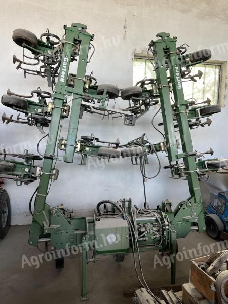 Garford Robocrop row cultivator