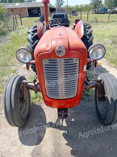 Prodajem traktor Massey Ferguson IMT 533