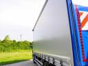 SCANIA P250 - Plošinový nákladní automobil s plachtou EU6