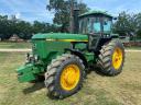 John Deere 4650, Powershift 15/4 prijenos, 6-cilindrični motor, s duplim kotačima koji se pričvršćuju